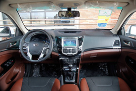 2015款比亚迪速锐外出试驾