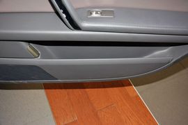 2012款大众辉腾3.6L尊享定制型