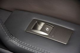 2012款大众辉腾3.6L尊享定制型