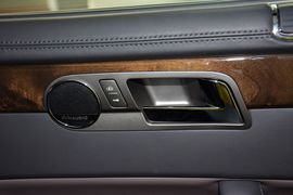 2012款大众辉腾3.6L尊享定制型