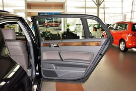 2012款大众辉腾3.6L尊享定制型