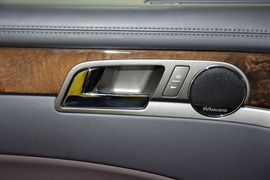 2012款大众辉腾3.6L尊享定制型