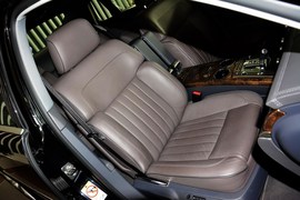 2012款大众辉腾3.6L尊享定制型