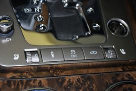 2012款大众辉腾3.6L尊享定制型