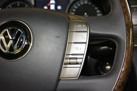 2012款大众辉腾3.6L尊享定制型