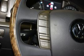 2012款大众辉腾3.6L尊享定制型