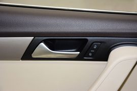 2015款大众迈腾1.8TSI领先型