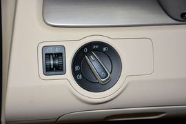 2015款大众迈腾1.8TSI领先型