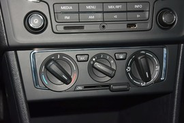 2015款大众捷达1.4L手动舒适型
