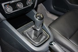 2015款大众速腾230TSI手动舒适型