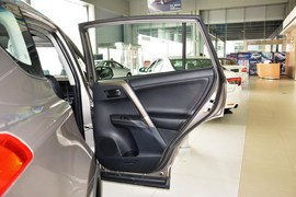 2015款丰田RAV4