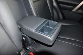 2015款丰田RAV4