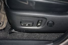 2015款丰田RAV4