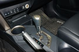 2015款丰田RAV4