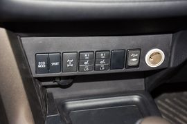2015款丰田RAV4