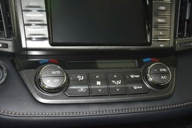 2015款丰田RAV4