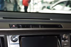 2015款丰田RAV4