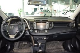 2015款丰田RAV4