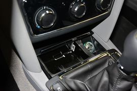 2014款斯柯达速派1.8TSI手动名仕版