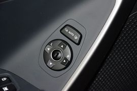 2013款现代全新胜达2.4L自动四驱智能型