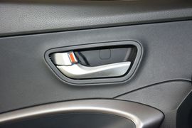 2013款现代全新胜达2.4L自动四驱智能型