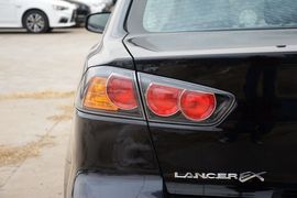 2015款三菱翼神1.8L