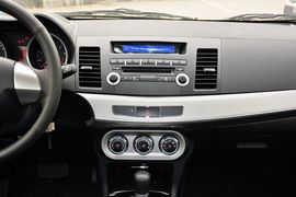 2015款三菱翼神1.8L