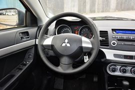 2015款三菱翼神1.8L