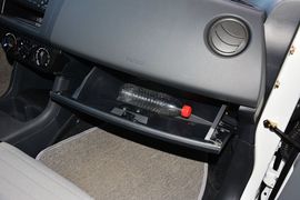 2014款铃木雨燕1.3L手动标准型