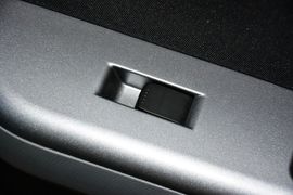 2014款铃木雨燕1.3L手动标准型