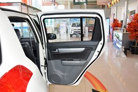2014款铃木雨燕1.3L手动标准型