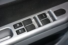 2014款铃木雨燕1.3L手动标准型