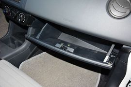 2014款铃木雨燕1.3L手动标准型