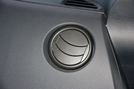 2014款铃木雨燕1.3L手动标准型