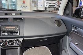 2014款铃木雨燕1.3L手动标准型