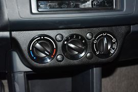 2014款铃木雨燕1.3L手动标准型