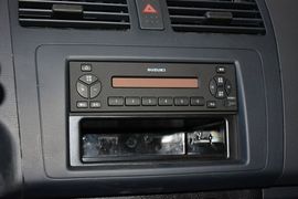 2014款铃木雨燕1.3L手动标准型