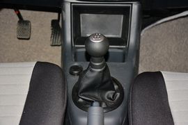 2014款铃木雨燕1.3L手动标准型