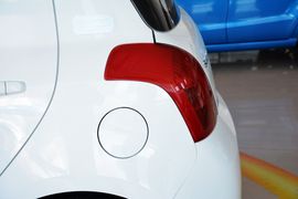 2014款铃木雨燕1.3L手动标准型