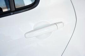 2014款铃木雨燕1.3L手动标准型