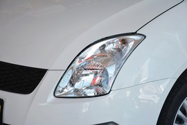 2014款铃木雨燕1.3L手动标准型