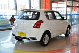 2014款铃木雨燕1.3L手动标准型