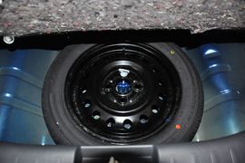 2013款铃木奥拓1.0L手动豪华型