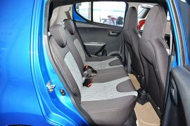 2013款铃木奥拓1.0L手动豪华型