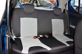 2013款铃木奥拓1.0L手动豪华型