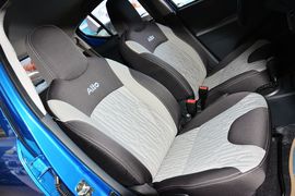 2013款铃木奥拓1.0L手动豪华型