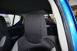 2013款铃木奥拓1.0L手动豪华型