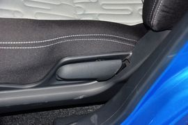 2013款铃木奥拓1.0L手动豪华型