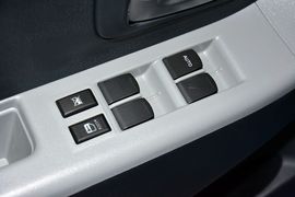 2013款铃木奥拓1.0L手动豪华型