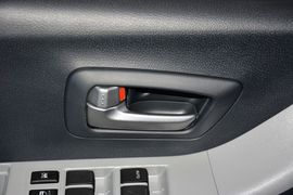 2013款铃木奥拓1.0L手动豪华型